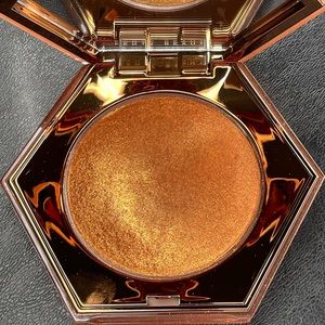 Fenty Beauty Diamond Bomb All-Over Diamond Veil